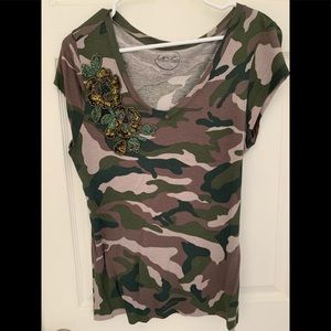 Cute camp top with beaded flowers